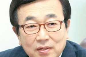 [동정] 서병수 부산시장, 부산롯데호텔 “홀로 어른 위로 대잔치”에