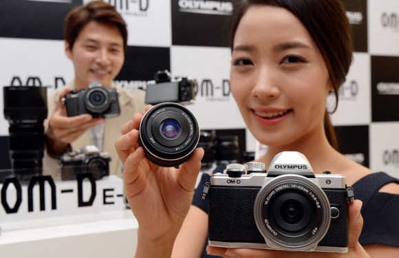 ‘5축 손떨림 방지’ 올림푸스 미러리스 카메라 E-M10 Mark Ⅱ