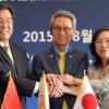 손 맞잡은 한·중·일 인사장관들