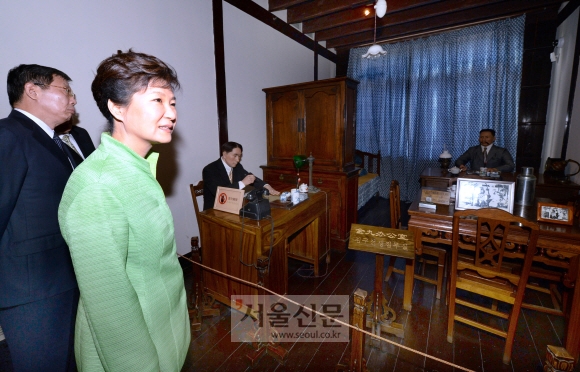상하이 임시정부 청사 재개관식 참석 