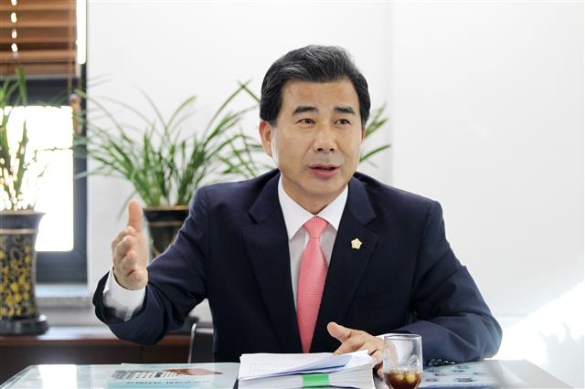 성임제 강동구의회 의장