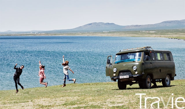 하늘 높이 점프!