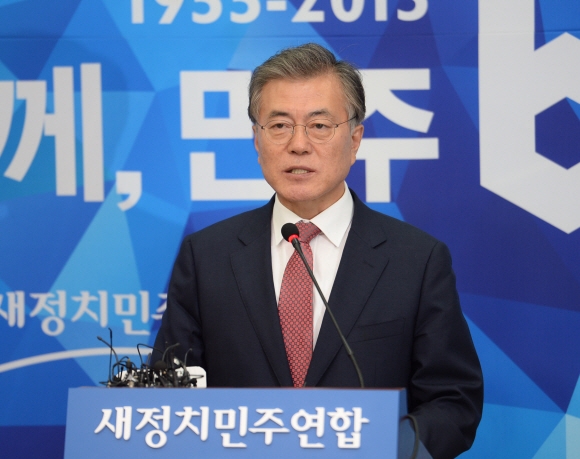새정치민주연합 문재인 대표가 9일 국회에서 긴급 기자회견을 하고 있다.       문 대표는 이날 “만약 혁신안이 끝까지 통과되지 못하면 저는 대표직에서 물러나겠다”고 밝혔다.    김명국 전문기자 daunso@seoul.co.kr