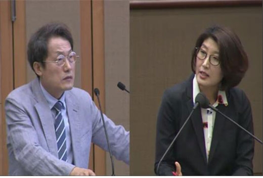 이행자 서울시의원(오른쪽)이 지난 3일 제263회 임시회에서 조희연 서울시교육감(왼쪽)에게 현안에 대해 질의하고 있다.   사진 서울시의회 제공