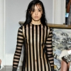 스트라이프로만 디자인한 패션..마치 숨은 그림찾기...