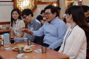 [현장 행정] 격의 없이 ‘톡’… 선후배 갈등, 광진엔 없어요