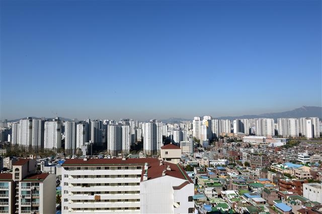 한창 입주와 공사가 진행 중인 전농·답십리 재정비촉진지구.