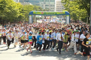 구로서 ‘넥타이 부대’ 달린다