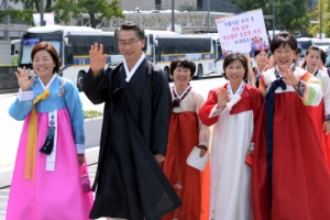 종로 “한가위엔 역시 한복이죠”