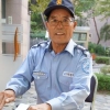 “주민·경비원 갑·을 아닌 동행 관계… ‘가욋일’ 칼갈이 봉사도 신명납니다”