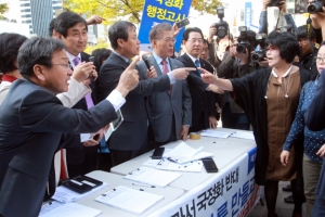 北 비판 늘리고 박정희 功過 재조명… 좌편향 손보는 ‘우향우’