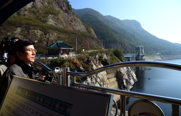 황교안 총리, 충남 보령댐 가뭄 현장 점검