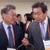 세계지식포럼서 만난 김무성·문재인