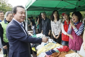 판 커진 ‘까치 나눔장터’