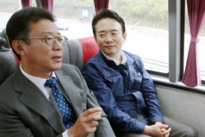 입석 문제 해결할 2층 버스 첫 운행