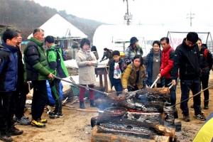[우리동네 흥겨운 축제] 늦가을 칠갑산 곳곳에 콩 볶는 소리… 추억에 취해볼까