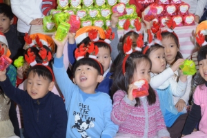 1년간 모은 용돈, 이웃과 나눌게요