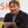 책임경영 나선 최태원 SK회장, 3개 계열사 등기이사 등록 검토