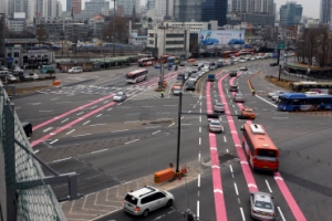 “평균 7분 지체” vs “피크 땐 30분 늦어”