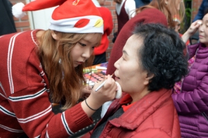 어르신, 예쁘게 해드릴게요