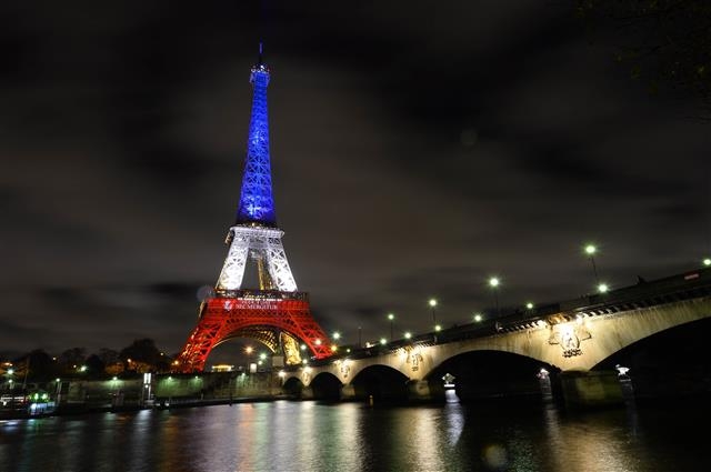 프랑스 파리 연쇄 테러… 들불처럼 번진 IS 공포 AFP 연합