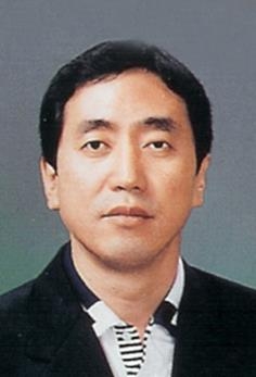 한국윤리학회장 홍용희 교통대 교수