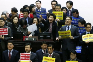 난장판 경기도의회… 연말까지 누더기된 누리예산