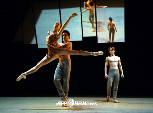 [포토] 모던발레의 매력에 빠져보세요~