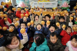 [따뜻한 세상, 우리 손으로] 고사리손의  따뜻한 온정