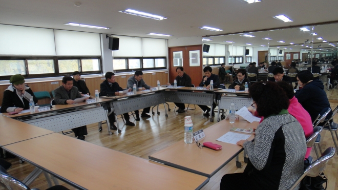 지난해 10월에 열린 마장동 축산물시장 환경개선에 대한 주민 소모임 진행모습.