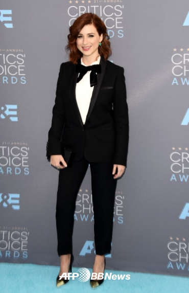 배우 아야 캐쉬가 17일(현지시간) 미국 캘리포니아주 산타 모니카에서 열린 21회 ‘크리틱스 초이스 어워즈(Critics’ Choice Awards)’에 참석했다.<br>ⓒ AFPBBNews=News1