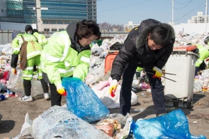 [현장 행정] 분리수거했을 뿐인데… 3억 쌓였다