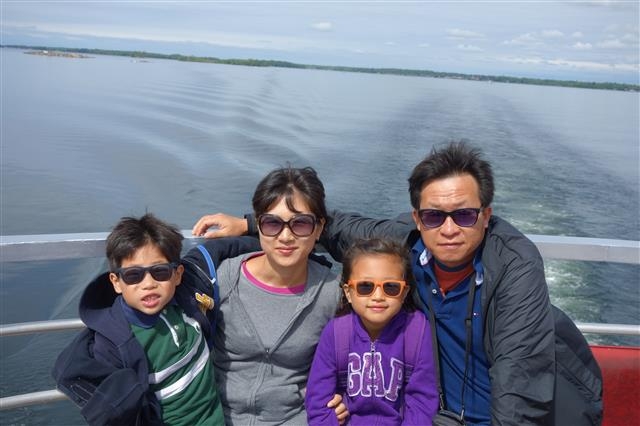 송기진 과장 가족이 충주호에서 주말의 여유를 즐기고 있다. 송 과장은 세종시에서의 삶을 통해 수도권 중심의 업무 시각이 전국으로 확대됐다고 평가했다.