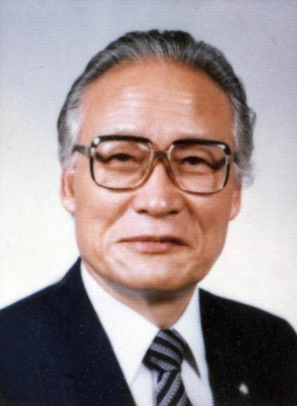 김명윤 새누리당 상임고문