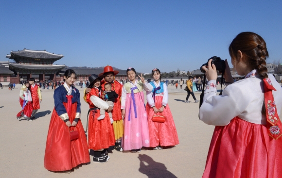 연휴 마지막날 ‘경복궁 풍경’ 