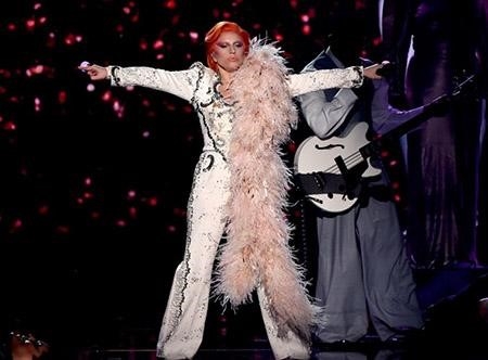 ‘2016 그래미 어워드’ 레이디 가가