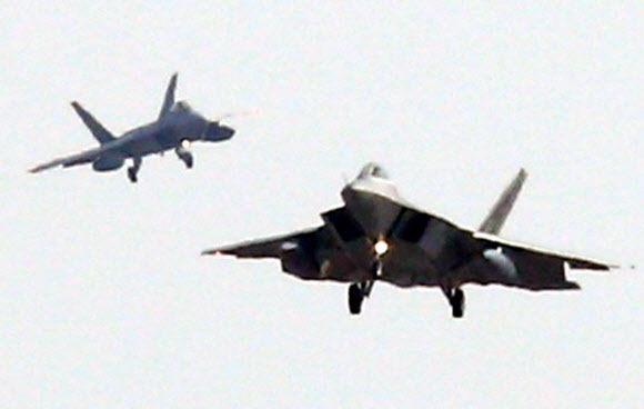 세계최강 미 전략무기 F-22 한반도 전개 ’대북 군사적 압박’