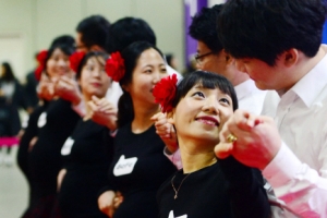 예비 엄마·아빠의 ‘달달한 탱고’