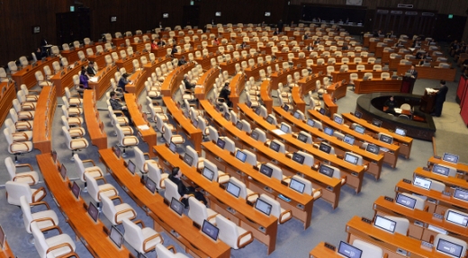 [서울포토]텅 빈 의원석