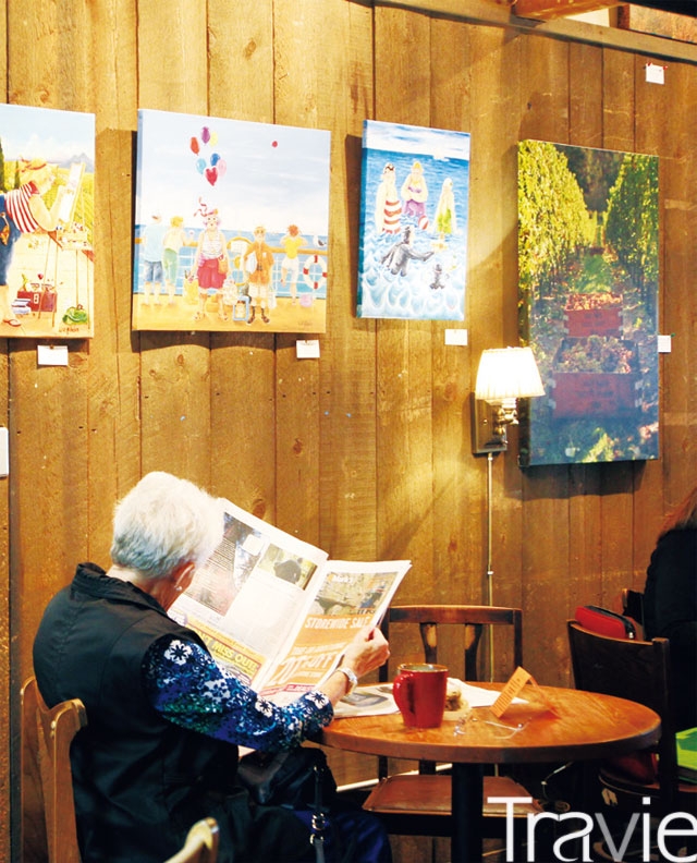 넬슨에서는 예술적인 분위기의 카페와 레스토랑들을 쉽게 만나 볼 수 있다
