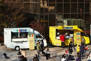 손님 찾아 이동 영업하는 ‘서리풀 푸드트럭’