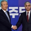[서울포토] 악수하는 김종인-추궈홍 중국대사