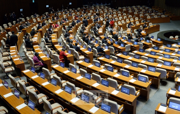 테러방지법 상정 텅빈 야당의원석