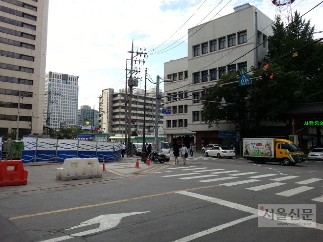 전신주를 통합 정비하기 전 청진1구역. 종로구 제공