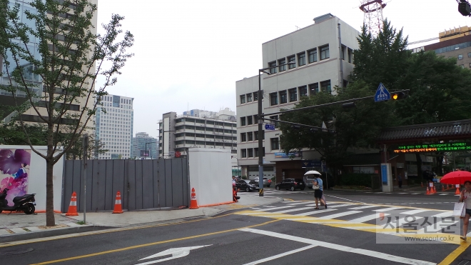전신주를 통합 정비한 청진1구역. 종로구 제공
