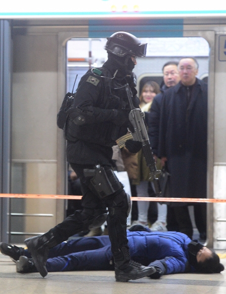 민·관·군·경, 지하철서 대테러 통합훈련 