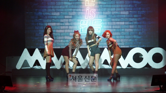 마마무 ‘넌 is 뭔들’ 무대