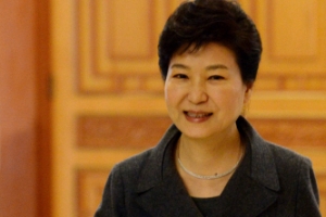 [서울포토] 대사 신임장 수여하는 박근혜 대통령