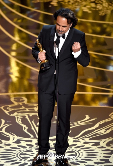 [서울포토] ‘감독상은 나의 것’ 주먹 불끈 준 알레한드로 이냐리투