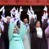 [서울포토] 보신각서 3.1절 기념 타종행사…‘대한 독립 만세’ 외치는 타종인사들